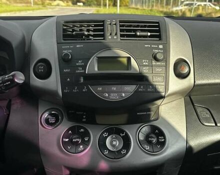 Черный Тойота РАВ 4, объемом двигателя 2 л и пробегом 564 тыс. км за 7800 $, фото 17 на Automoto.ua