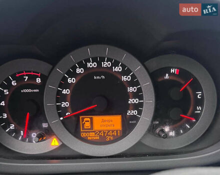 Черный Тойота РАВ 4, объемом двигателя 2 л и пробегом 248 тыс. км за 8700 $, фото 9 на Automoto.ua