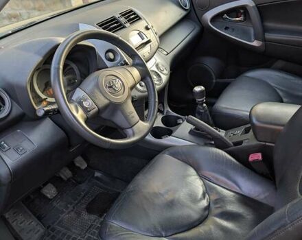 Чорний Тойота РАВ 4, об'ємом двигуна 2.2 л та пробігом 227 тис. км за 8500 $, фото 3 на Automoto.ua