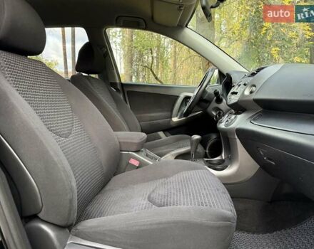 Тойота РАВ 4 2007 в Киеве на Automoto.ua Черный Тойота РАВ 4, объемом двигателя 2 л и пробегом 183 тыс. км за 10750 $, фото 25 на Automoto.ua