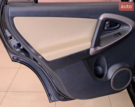 Черный Тойота РАВ 4, объемом двигателя 2.4 л и пробегом 216 тыс. км за 8900 $, фото 28 на Automoto.ua