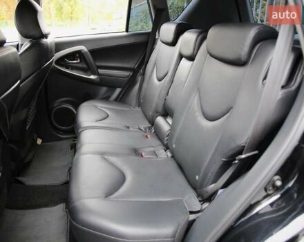 Черный Тойота РАВ 4, объемом двигателя 2.4 л и пробегом 138 тыс. км за 12500 $, фото 7 на Automoto.ua