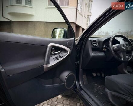 Черный Тойота РАВ 4, объемом двигателя 2.2 л и пробегом 220 тыс. км за 8750 $, фото 13 на Automoto.ua