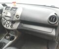 Чорний Тойота РАВ 4, об'ємом двигуна 2.2 л та пробігом 244 тис. км за 9500 $, фото 6 на Automoto.ua