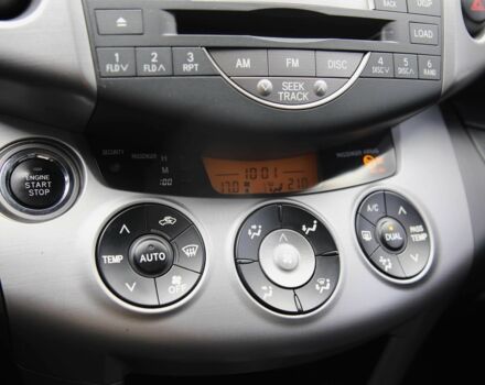 Черный Тойота РАВ 4, объемом двигателя 2.4 л и пробегом 138 тыс. км за 12000 $, фото 16 на Automoto.ua