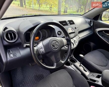 Тойота РАВ 4 2007 в Киеве на Automoto.ua Черный Тойота РАВ 4, объемом двигателя 2 л и пробегом 183 тыс. км за 10750 $, фото 21 на Automoto.ua