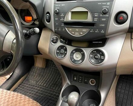 Тойота РАВ 4 2007 у Львові на Automoto.ua Чорний Тойота РАВ 4, об'ємом двигуна 2 л та пробігом 162 тис. км за 9800 $, фото 2 на Automoto.ua