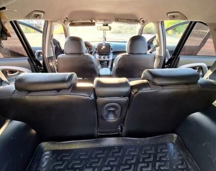 Черный Тойота РАВ 4, объемом двигателя 2 л и пробегом 264 тыс. км за 9200 $, фото 24 на Automoto.ua