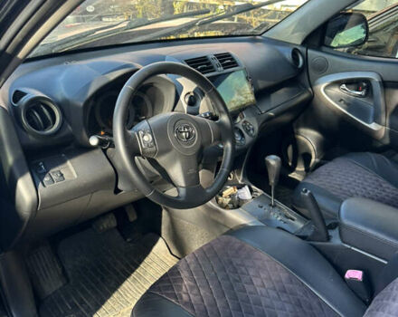 Черный Тойота РАВ 4, объемом двигателя 2 л и пробегом 200 тыс. км за 6500 $, фото 8 на Automoto.ua