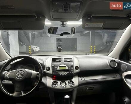 Черный Тойота РАВ 4, объемом двигателя 2 л и пробегом 160 тыс. км за 10800 $, фото 11 на Automoto.ua