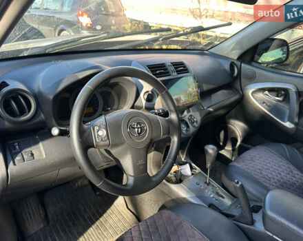 Черный Тойота РАВ 4, объемом двигателя 2 л и пробегом 200 тыс. км за 6500 $, фото 10 на Automoto.ua