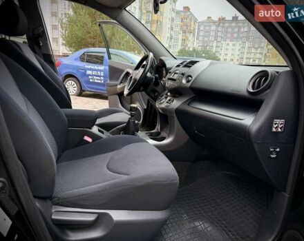 Черный Тойота РАВ 4, объемом двигателя 2.2 л и пробегом 220 тыс. км за 8750 $, фото 17 на Automoto.ua