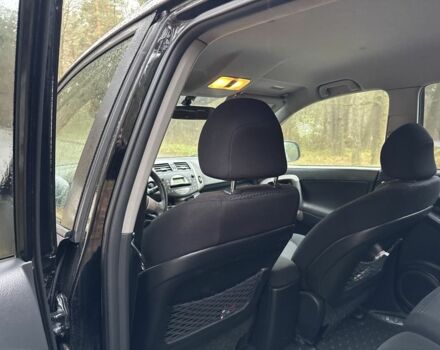 Чорний Тойота РАВ 4, об'ємом двигуна 0 л та пробігом 282 тис. км за 10000 $, фото 5 на Automoto.ua