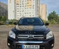 Чорний Тойота РАВ 4, об'ємом двигуна 2 л та пробігом 316 тис. км за 8800 $, фото 1 на Automoto.ua