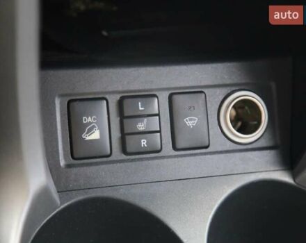 Черный Тойота РАВ 4, объемом двигателя 2.4 л и пробегом 138 тыс. км за 12500 $, фото 17 на Automoto.ua