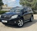 Черный Тойота РАВ 4, объемом двигателя 2 л и пробегом 250 тыс. км за 8900 $, фото 1 на Automoto.ua
