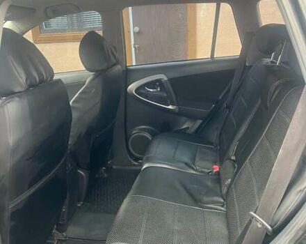 Чорний Тойота РАВ 4, об'ємом двигуна 2 л та пробігом 184 тис. км за 12000 $, фото 10 на Automoto.ua