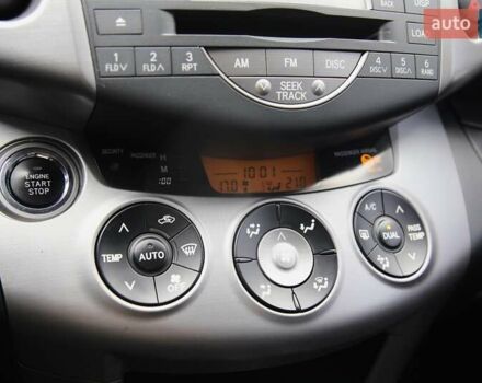 Черный Тойота РАВ 4, объемом двигателя 2.4 л и пробегом 138 тыс. км за 12500 $, фото 16 на Automoto.ua