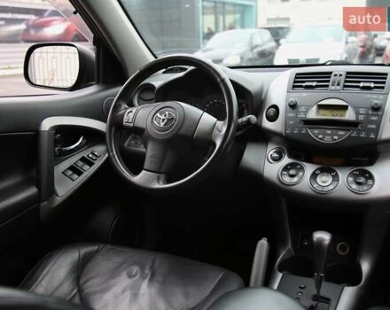 Черный Тойота РАВ 4, объемом двигателя 2.4 л и пробегом 138 тыс. км за 12500 $, фото 10 на Automoto.ua