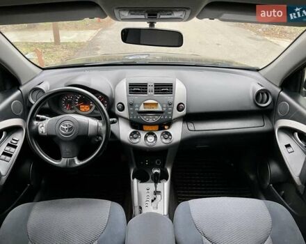 Черный Тойота РАВ 4, объемом двигателя 2 л и пробегом 176 тыс. км за 10750 $, фото 10 на Automoto.ua