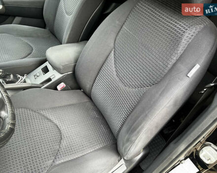 Черный Тойота РАВ 4, объемом двигателя 2.23 л и пробегом 235 тыс. км за 9500 $, фото 28 на Automoto.ua