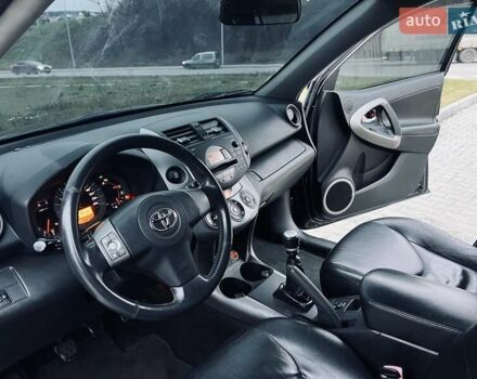 Черный Тойота РАВ 4, объемом двигателя 2.2 л и пробегом 219 тыс. км за 7999 $, фото 22 на Automoto.ua