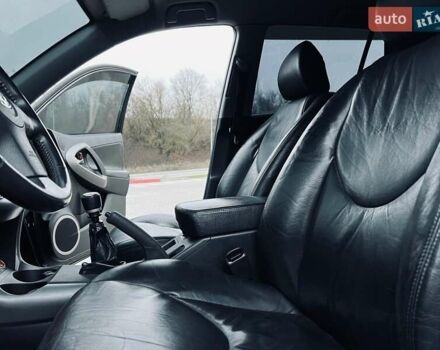 Черный Тойота РАВ 4, объемом двигателя 2.2 л и пробегом 219 тыс. км за 7999 $, фото 19 на Automoto.ua