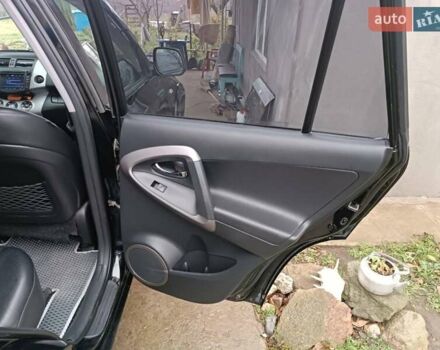 Чорний Тойота РАВ 4, об'ємом двигуна 2.36 л та пробігом 195 тис. км за 9500 $, фото 5 на Automoto.ua