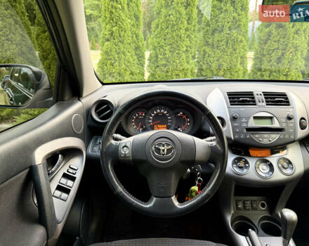 Черный Тойота РАВ 4, объемом двигателя 2 л и пробегом 87 тыс. км за 12800 $, фото 9 на Automoto.ua