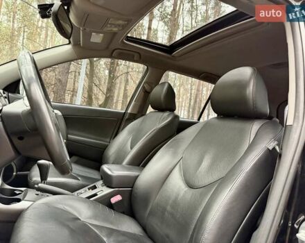 Чорний Тойота РАВ 4, об'ємом двигуна 2 л та пробігом 177 тис. км за 10999 $, фото 18 на Automoto.ua