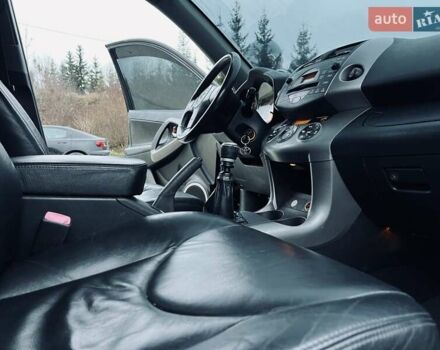 Черный Тойота РАВ 4, объемом двигателя 2.2 л и пробегом 219 тыс. км за 7999 $, фото 26 на Automoto.ua