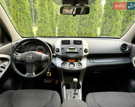 Черный Тойота РАВ 4, объемом двигателя 2 л и пробегом 87 тыс. км за 12800 $, фото 8 на Automoto.ua