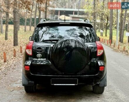 Чорний Тойота РАВ 4, об'ємом двигуна 2 л та пробігом 177 тис. км за 10999 $, фото 5 на Automoto.ua