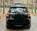 Чорний Тойота РАВ 4, об'ємом двигуна 2 л та пробігом 177 тис. км за 10999 $, фото 5 на Automoto.ua