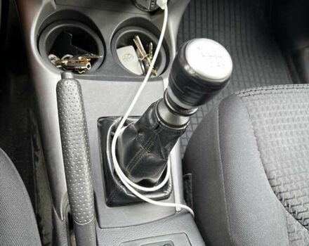 Черный Тойота РАВ 4, объемом двигателя 2.23 л и пробегом 235 тыс. км за 9500 $, фото 30 на Automoto.ua