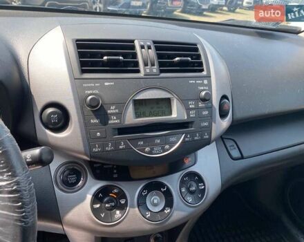 Чорний Тойота РАВ 4, об'ємом двигуна 2.23 л та пробігом 178 тис. км за 9200 $, фото 14 на Automoto.ua