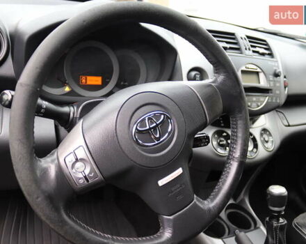 Черный Тойота РАВ 4, объемом двигателя 2.2 л и пробегом 270 тыс. км за 9500 $, фото 12 на Automoto.ua