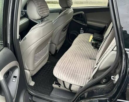 Чорний Тойота РАВ 4, об'ємом двигуна 2.4 л та пробігом 254 тис. км за 12000 $, фото 5 на Automoto.ua