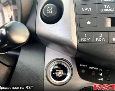 Черный Тойота РАВ 4, объемом двигателя 2 л и пробегом 275 тыс. км за 10800 $, фото 4 на Automoto.ua