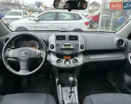 Черный Тойота РАВ 4, объемом двигателя 2 л и пробегом 253 тыс. км за 9500 $, фото 10 на Automoto.ua