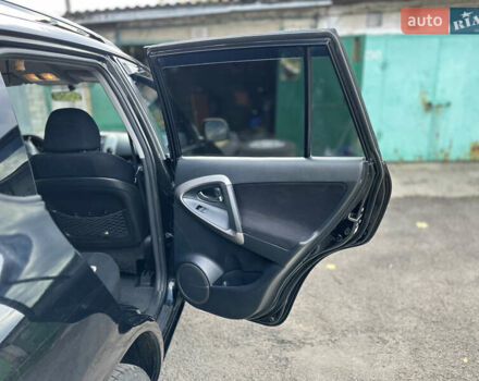Тойота РАВ 4 2008 в Харькове на Automoto.ua Черный Тойота РАВ 4, объемом двигателя 2 л и пробегом 235 тыс. км за 9700 $, фото 13 на Automoto.ua