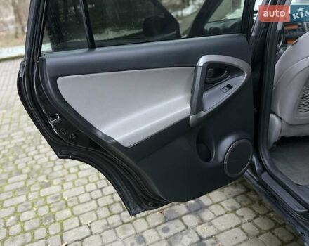 Черный Тойота РАВ 4, объемом двигателя 2.36 л и пробегом 267 тыс. км за 7777 $, фото 47 на Automoto.ua