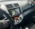 Чорний Тойота РАВ 4, об'ємом двигуна 2 л та пробігом 248 тис. км за 10600 $, фото 4 на Automoto.ua