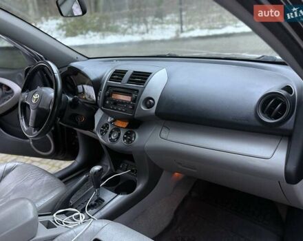 Черный Тойота РАВ 4, объемом двигателя 2.36 л и пробегом 267 тыс. км за 7777 $, фото 37 на Automoto.ua