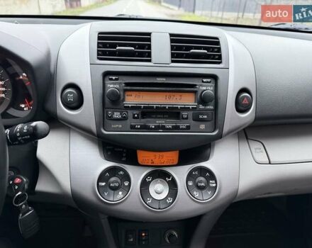 Черный Тойота РАВ 4, объемом двигателя 2.4 л и пробегом 173 тыс. км за 10500 $, фото 19 на Automoto.ua