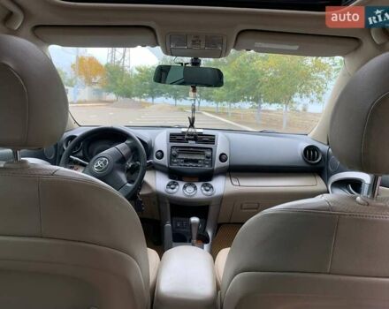 Черный Тойота РАВ 4, объемом двигателя 2.36 л и пробегом 196 тыс. км за 9500 $, фото 5 на Automoto.ua