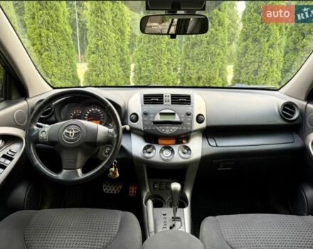 Черный Тойота РАВ 4, объемом двигателя 2 л и пробегом 87 тыс. км за 301 $, фото 7 на Automoto.ua
