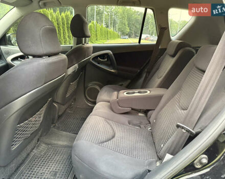 Черный Тойота РАВ 4, объемом двигателя 2 л и пробегом 87 тыс. км за 12800 $, фото 10 на Automoto.ua