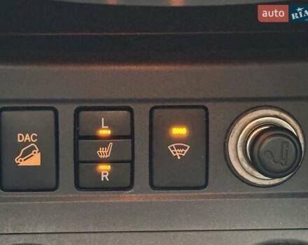 Чорний Тойота РАВ 4, об'ємом двигуна 2 л та пробігом 177 тис. км за 10999 $, фото 46 на Automoto.ua