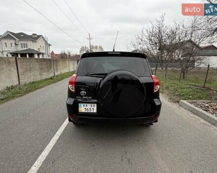 Черный Тойота РАВ 4, объемом двигателя 2.4 л и пробегом 173 тыс. км за 10500 $, фото 5 на Automoto.ua